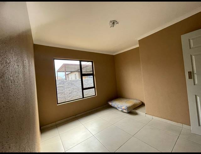 3 BEDROOM HOUSE FOR SALE IN VANDERBIJLPARK CE 4